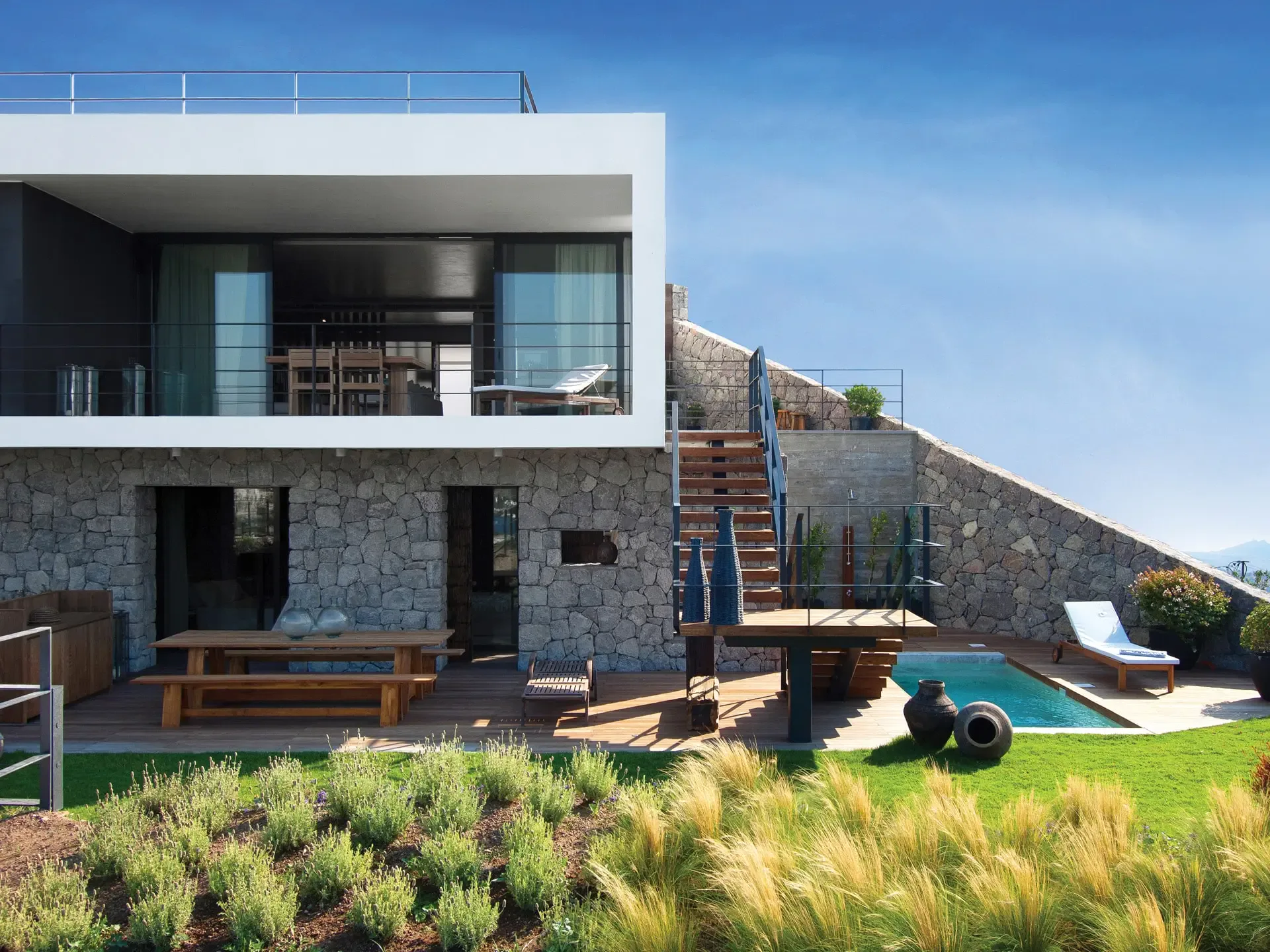 BodrumBodrum taş ve beyaz cepheli konut