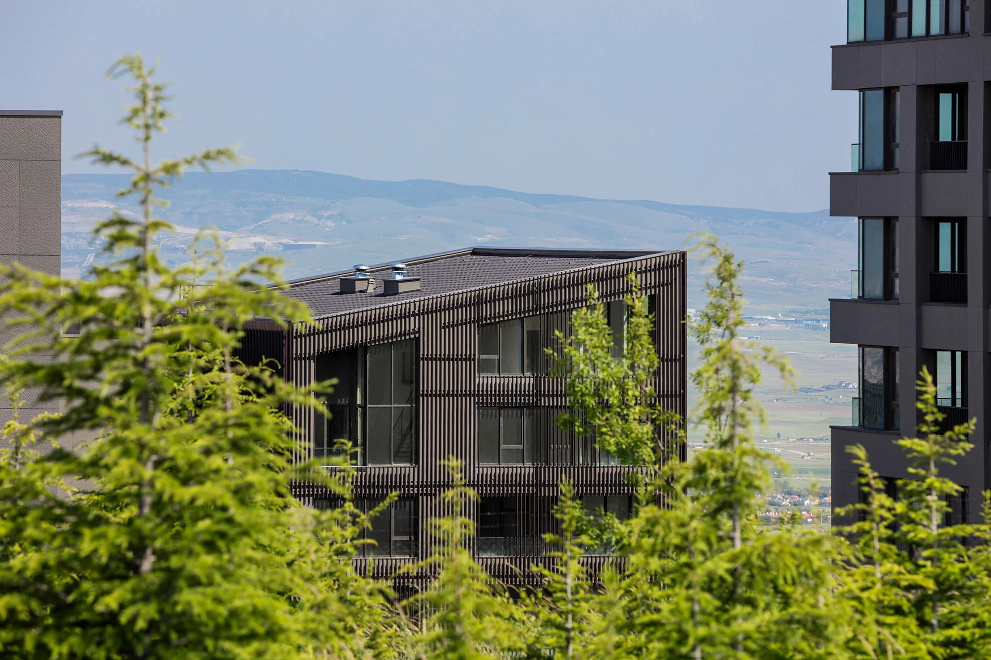İncek Loft cephe ve vadi manzarası