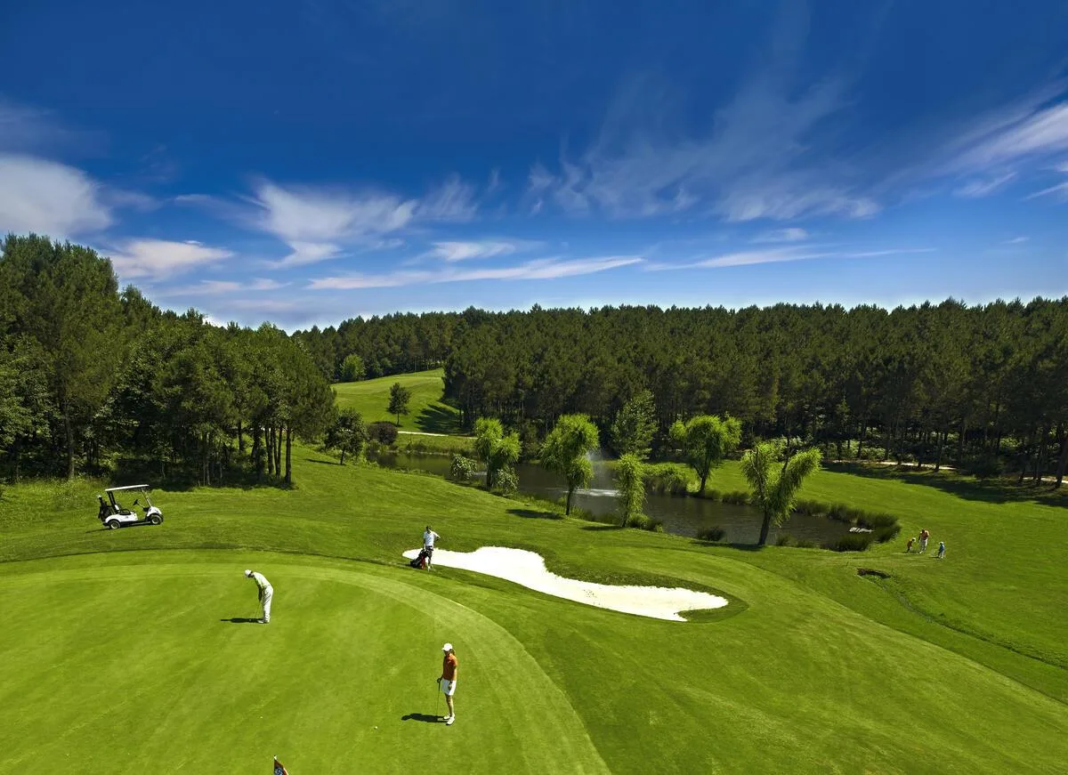 Kemer Country golf sahası ve orman