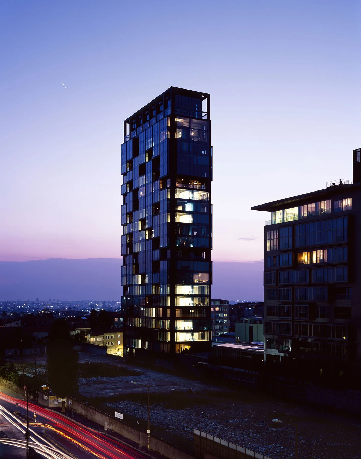 Levent Loft 2 (Loft Gardens) gece görünümü