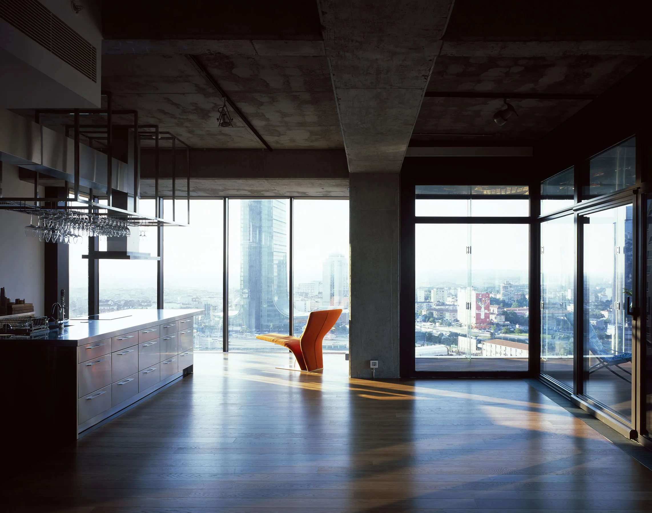 Levent Loft 2 (Loft Gardens) loft daire mutfak ve yaşam alanı