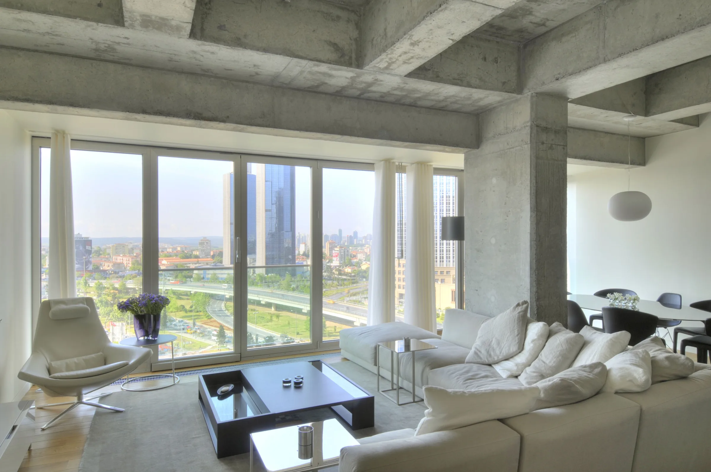 Levent Loft loft daire salonu ve manzara