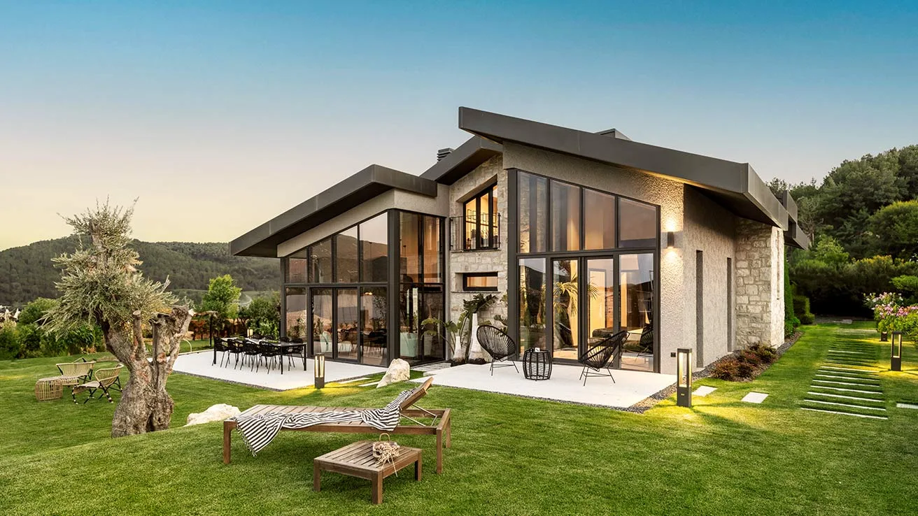 Mesa Urla Kekliktepe villa, akşam