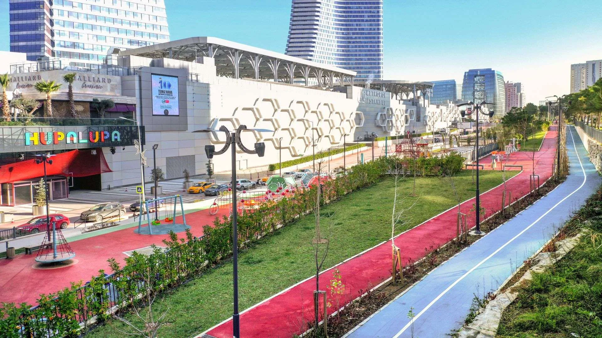 Metropol İstanbul peyzaj ve yürüyüş yolları