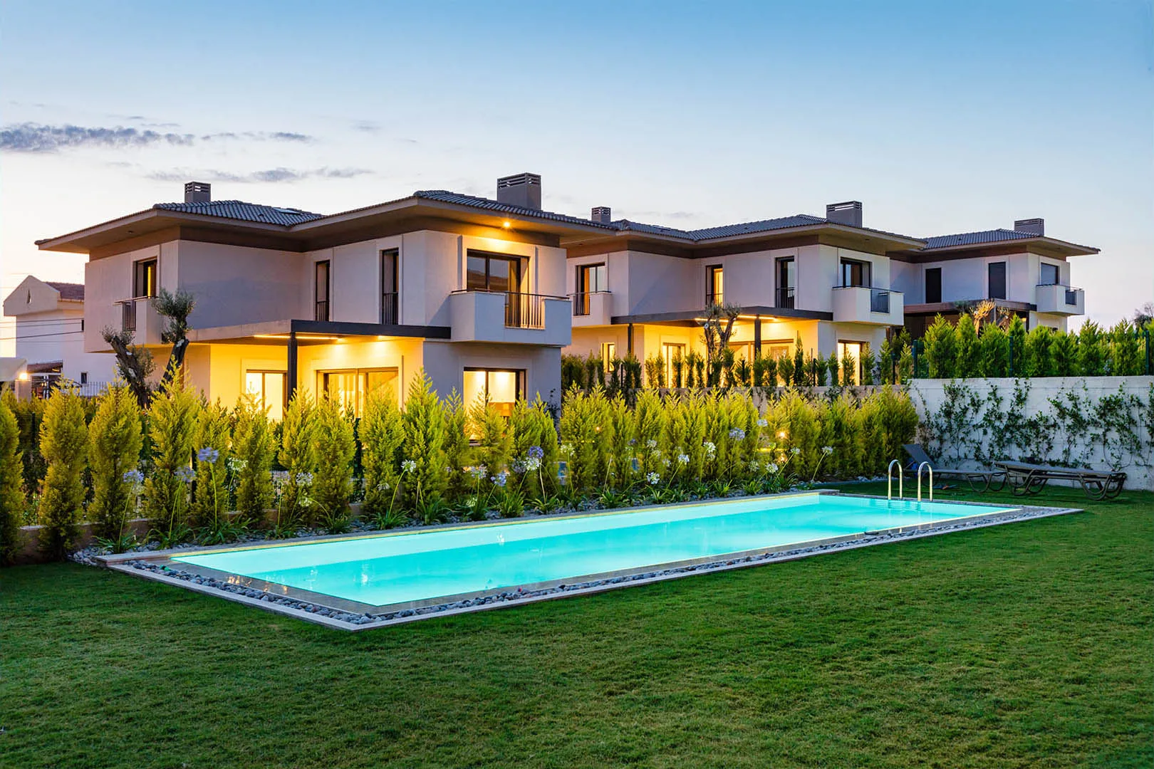 Mi'Marin Dalyan villas in the evening