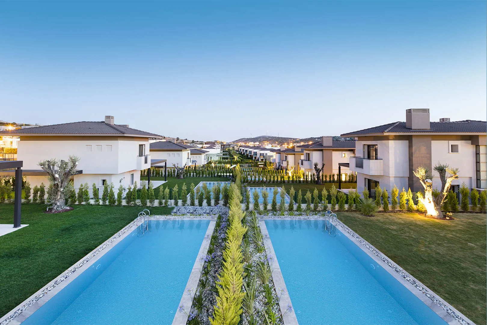 Mi'Marin Dalyan villa gardens and pools