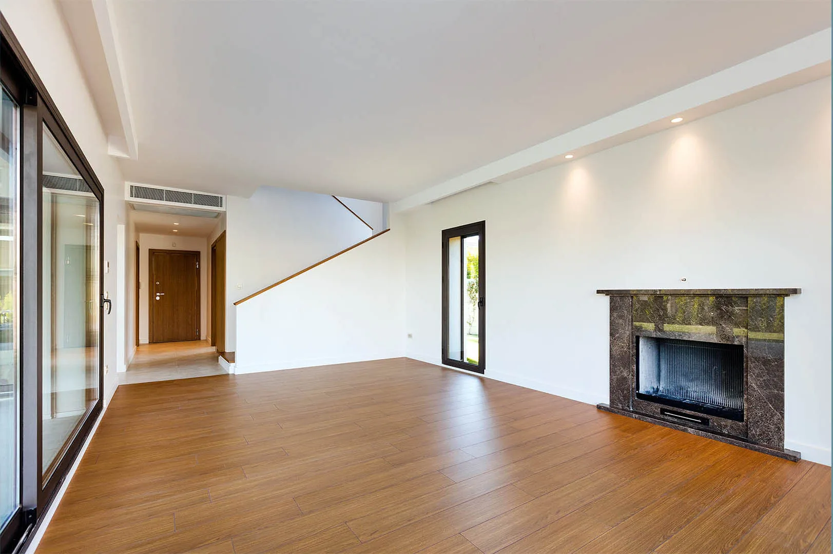 Mi'Marin Dalyan villa living room with fireplace