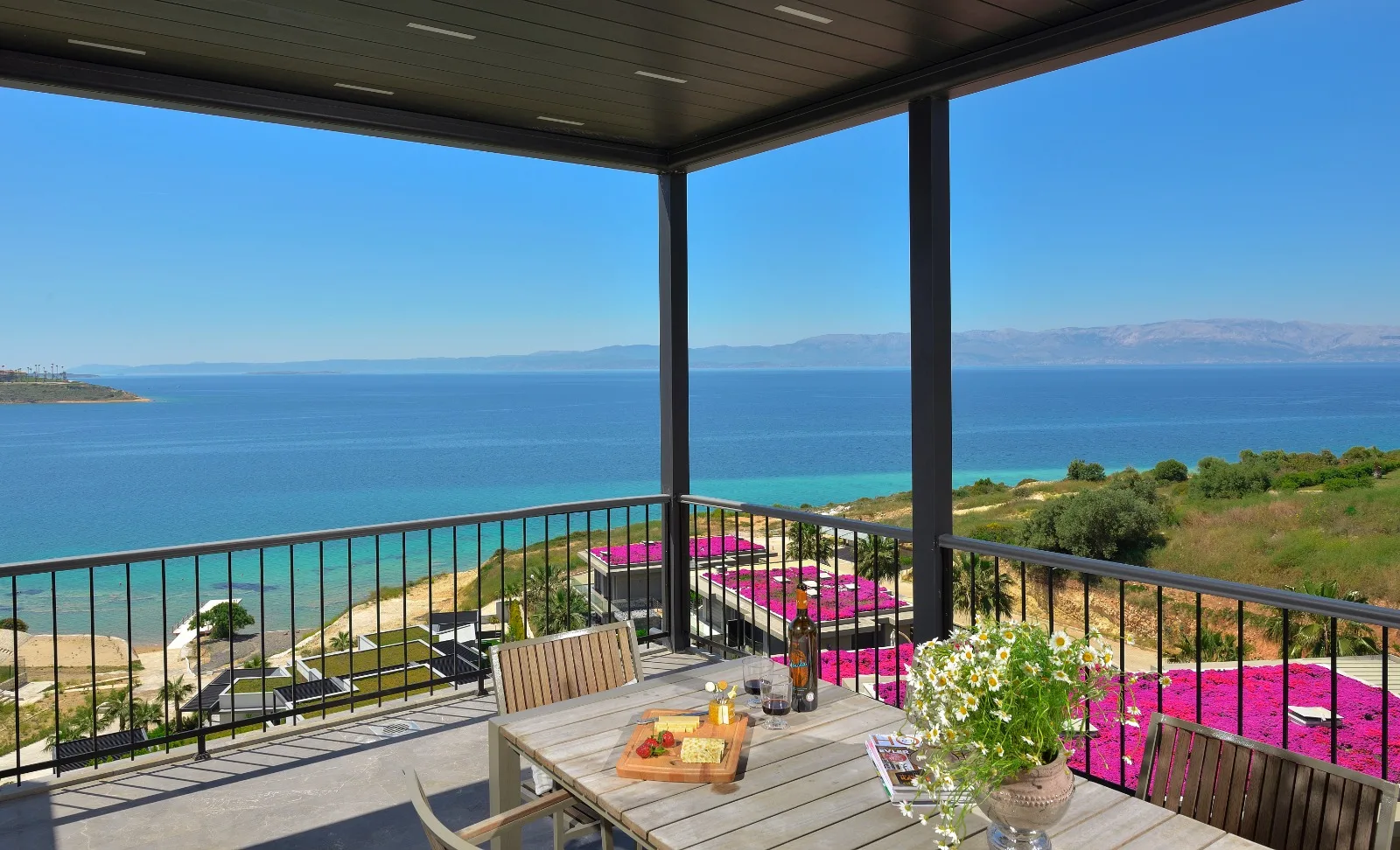 Quattordici terrace and sea view