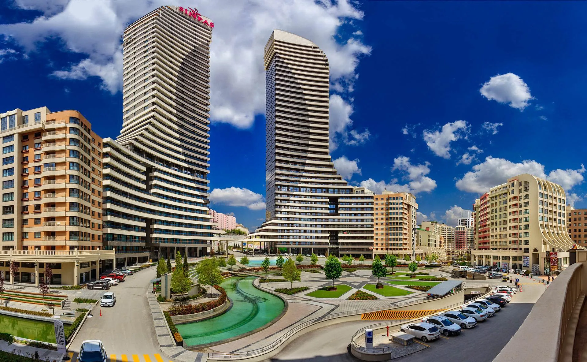 Sinpaş Altınoran towers and square