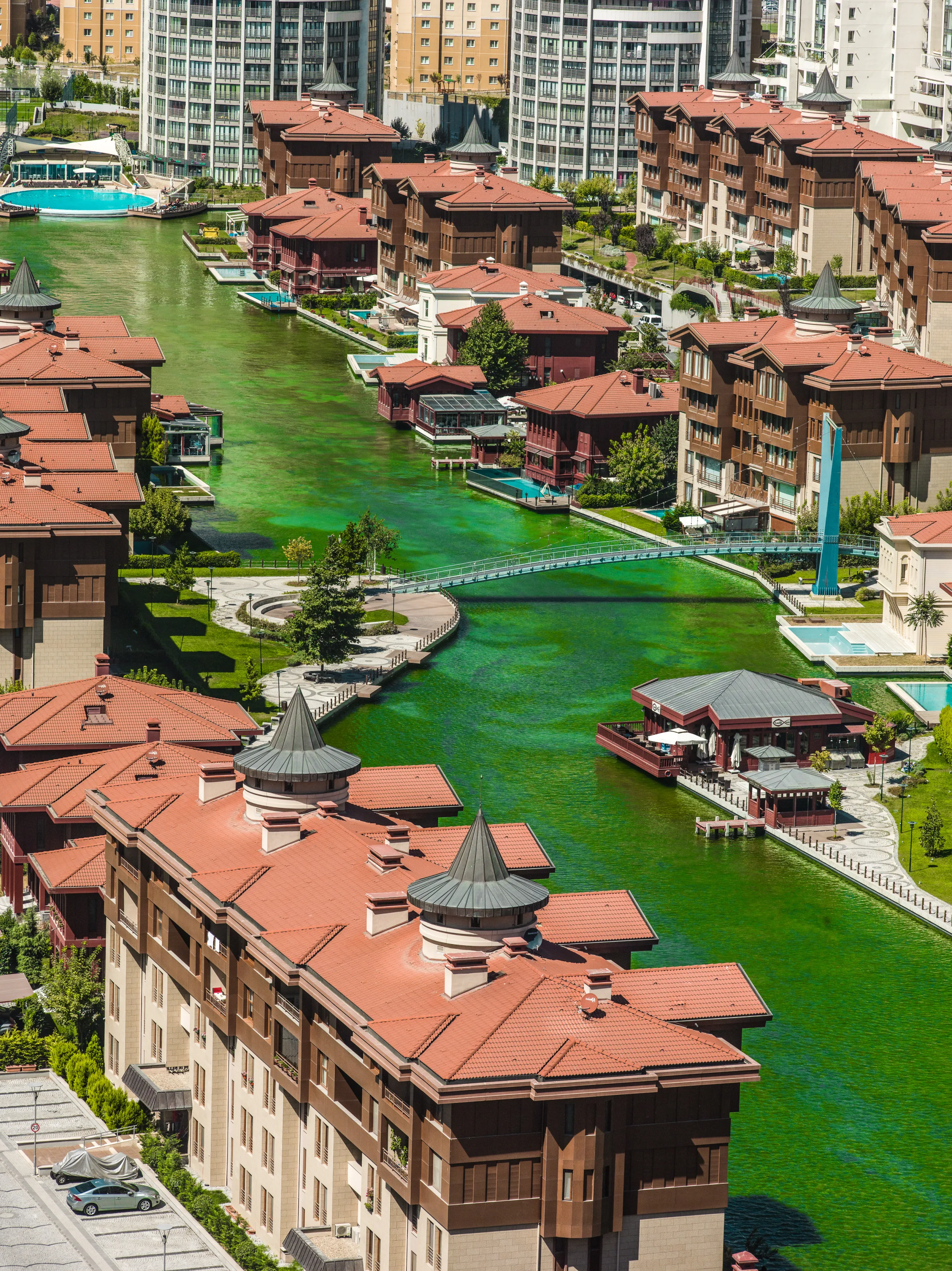 Sinpaş Bosphorus City kanal boyunca peyzaj