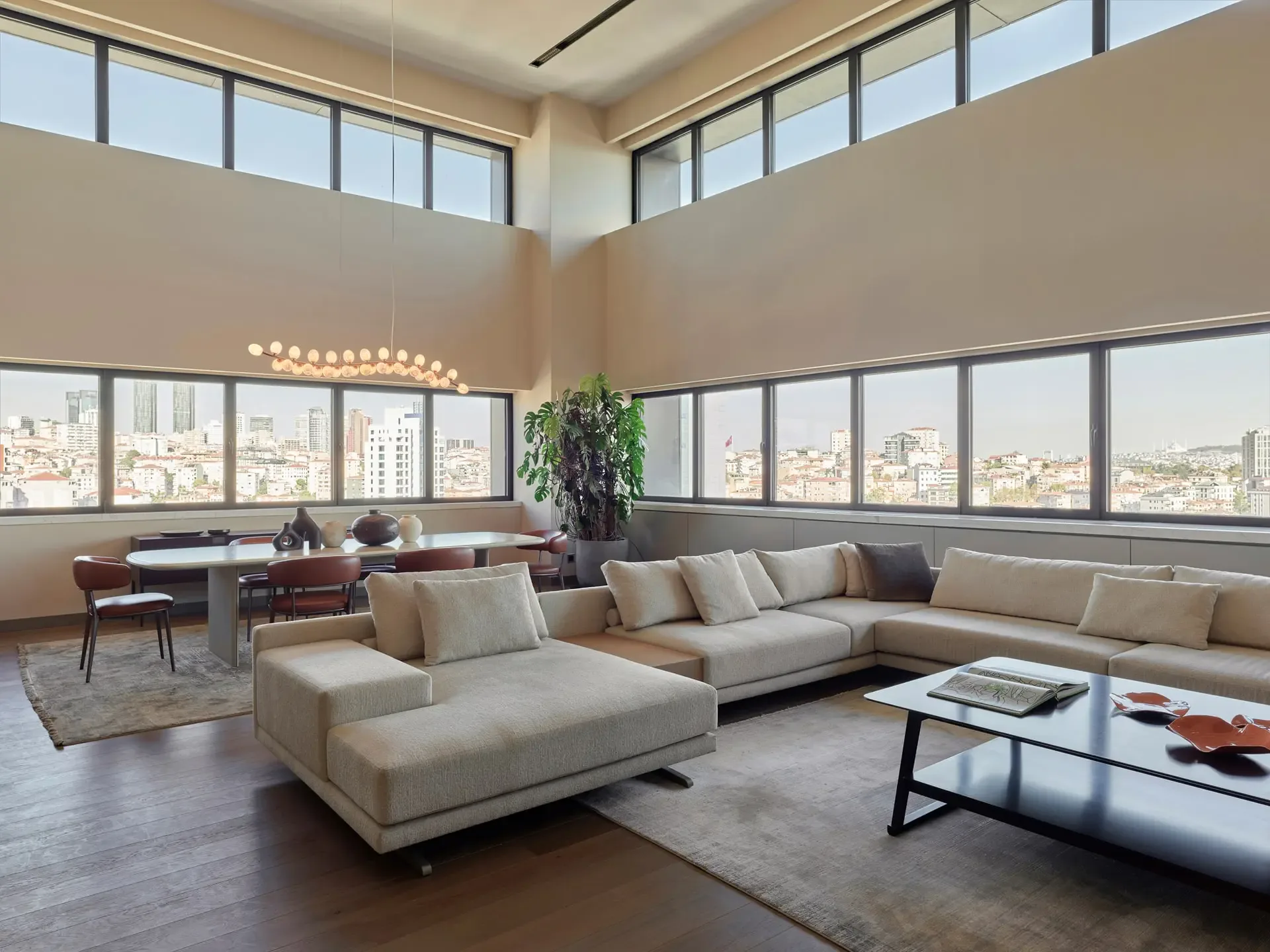 The Ritz-Carlton Residences Istanbul şehir manzaralı salon