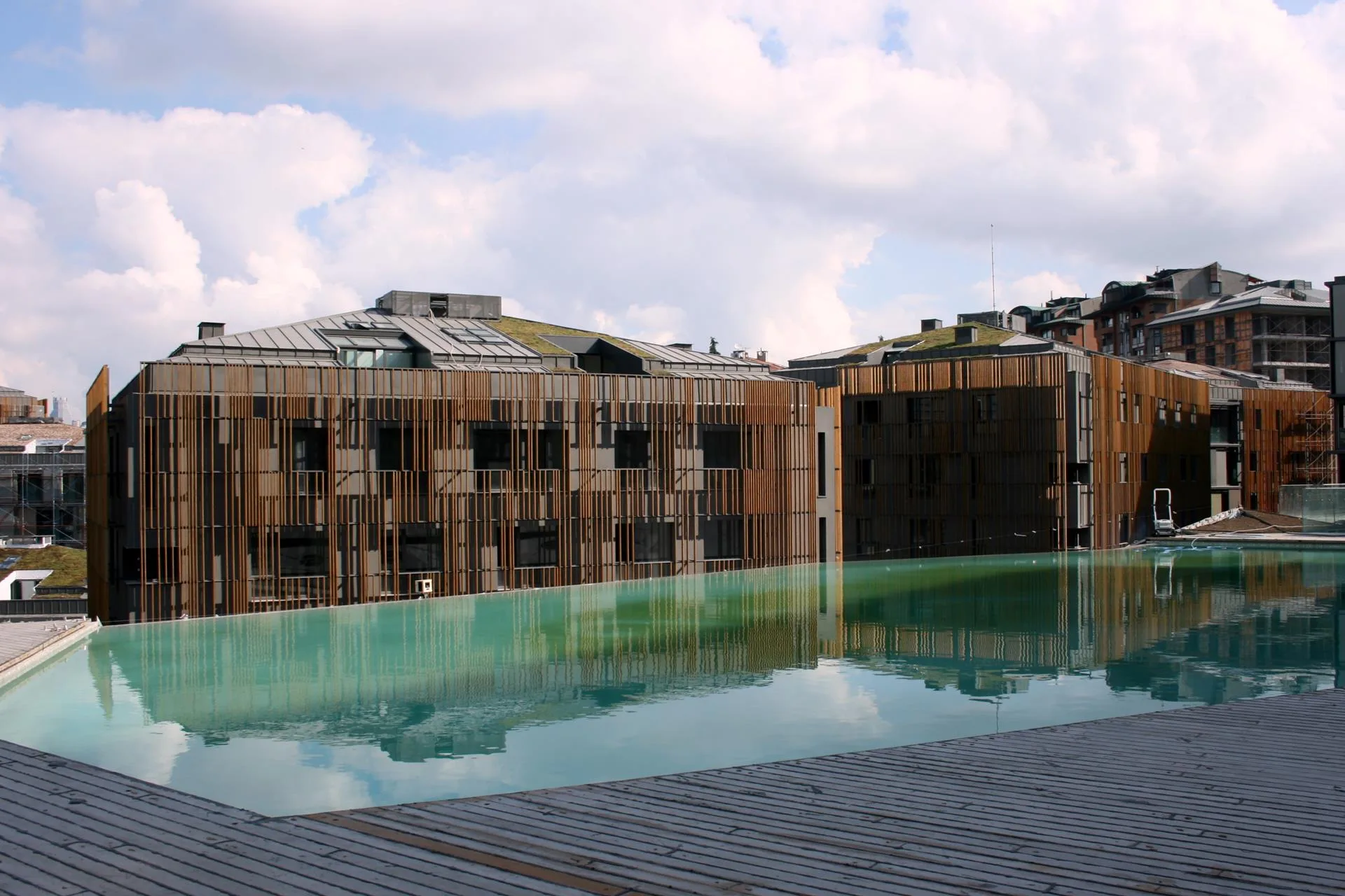 Ulus Savoy Residences açık yüzme havuzu