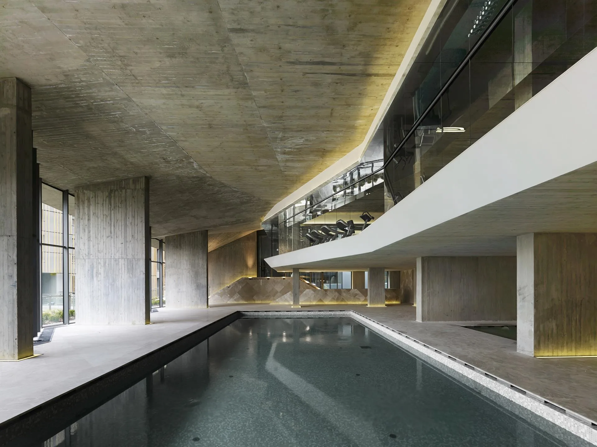 Ulus Savoy Residences kapalı yüzme havuzu