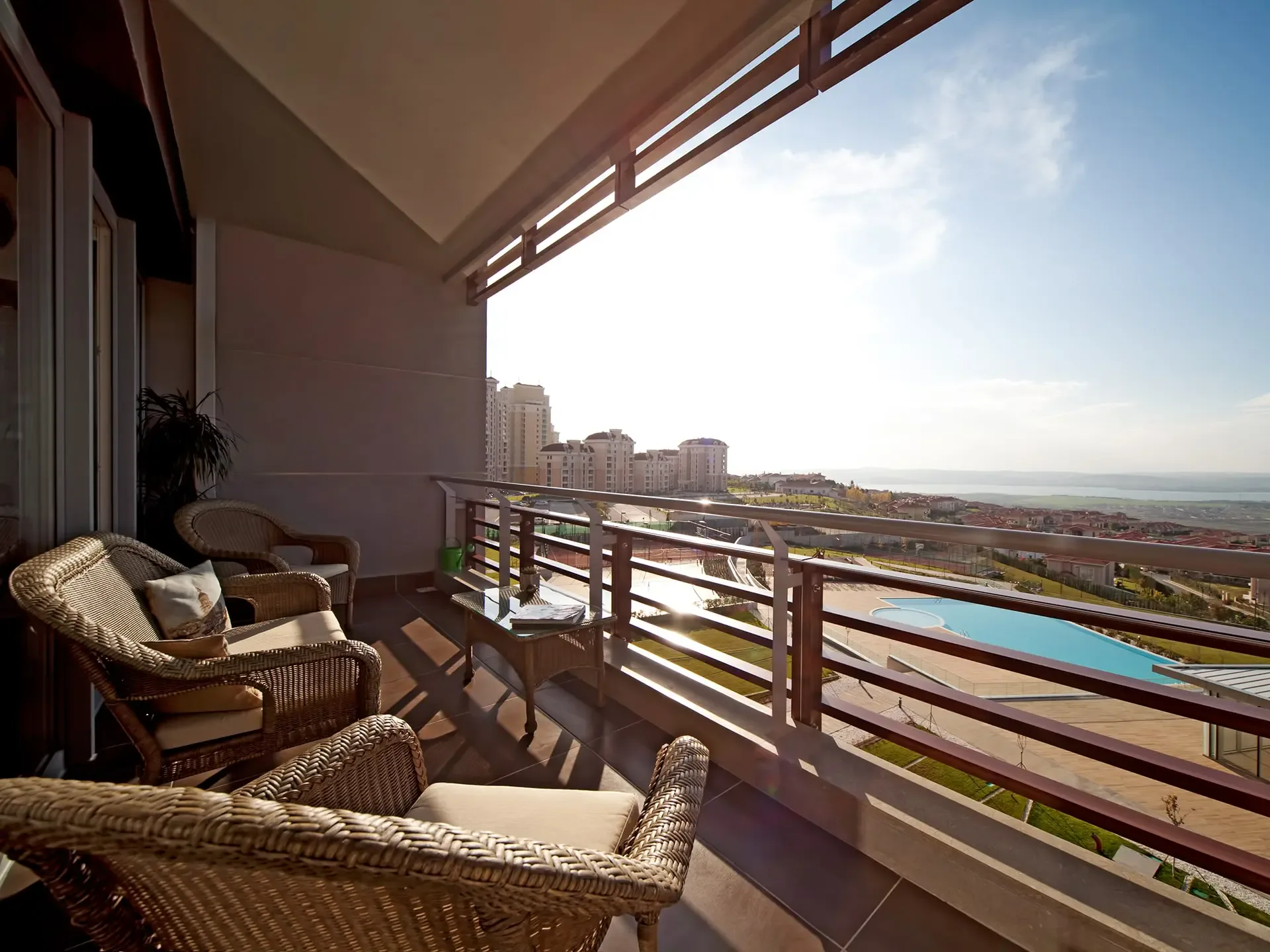 West Blocks deniz manzaralı balkon